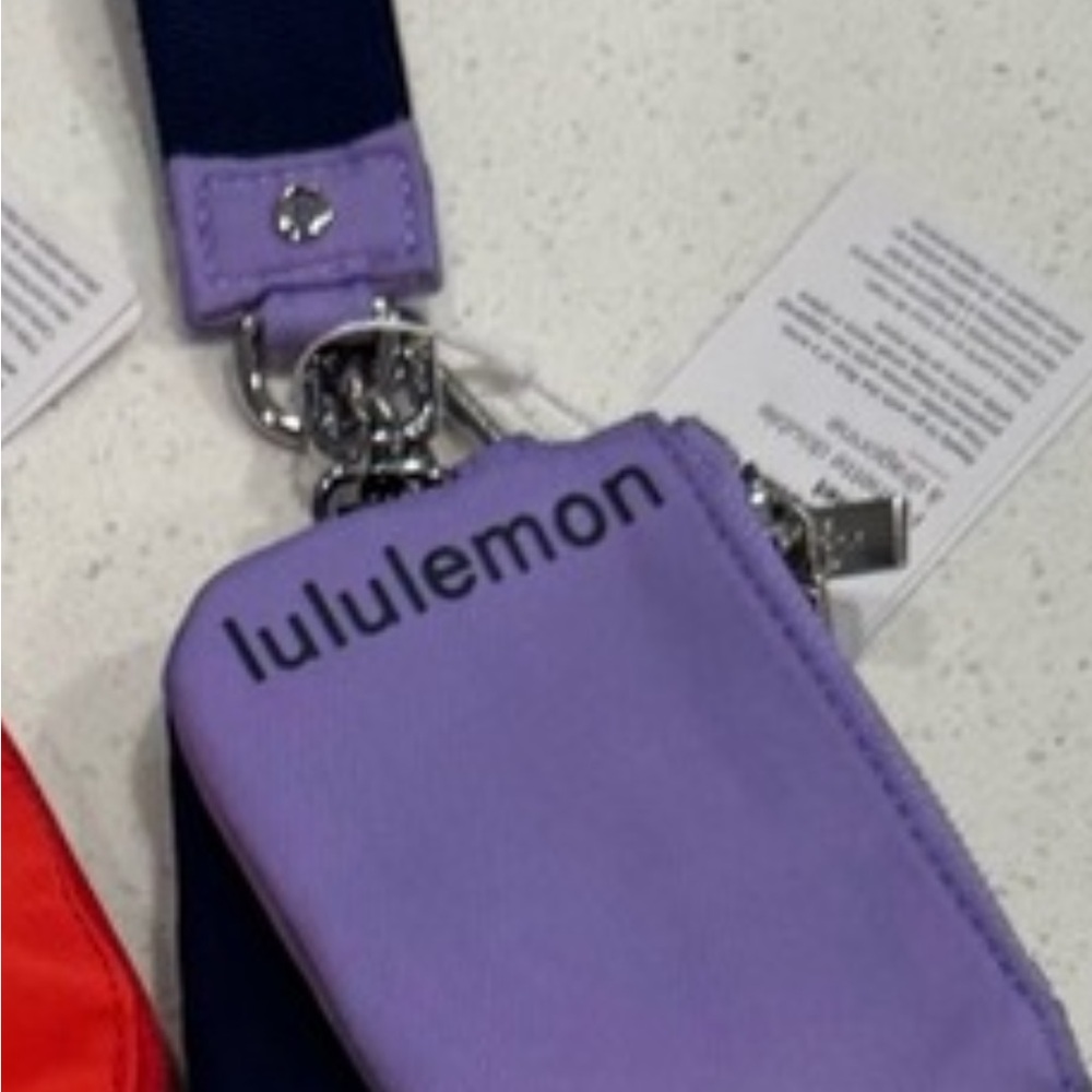 Lululemon dual pouch